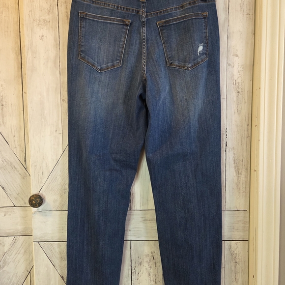 Judy Blue Blue Distressed Boyfriend Jeans - Picture 7 of 8